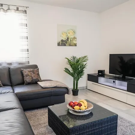 Am Zeppelin Hangar דירה פרידריכסהאפן