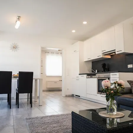 דירה Am Zeppelin Hangar פרידריכסהאפן