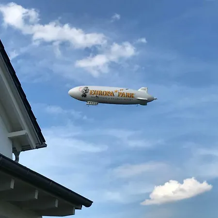 Am Zeppelin Hangar Daire Friedrichshafen