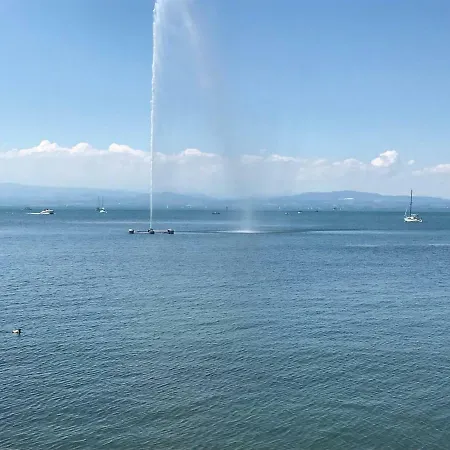 Am Zeppelin Hangar פרידריכסהאפן