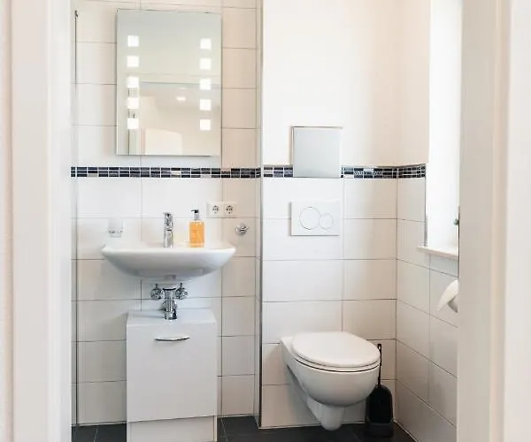 Am Zeppelin Hangar * Friedrichshafen