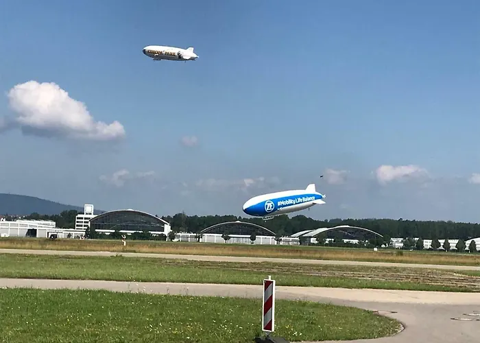 Am Zeppelin Hangar Friedrichshafen